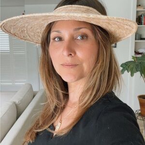 Adjustable visor Peter Grimm style Noriel Visor.